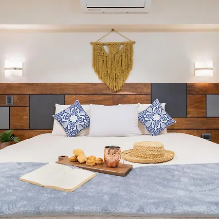 1 Bedroom With Private Pool *