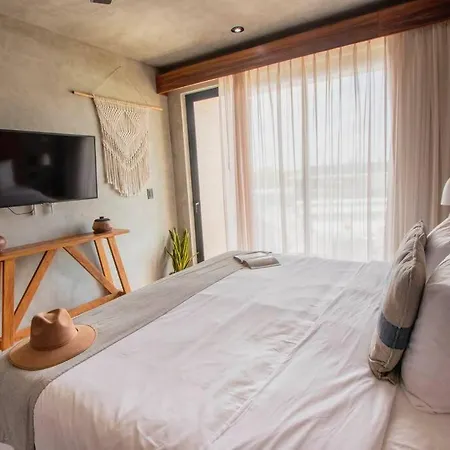Hotel Tuk Rooftop Studio Private Pool *