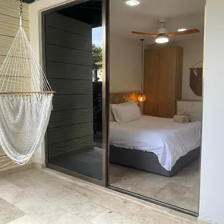 Cozy W/swim-up Pool *