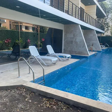 Apartment Cozy W/swim-up Pool