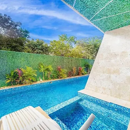 Magnificent With Dreamy Pool Apartment