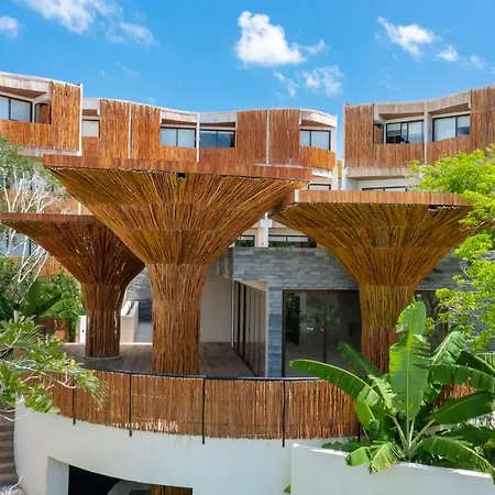 Adora Distinctive Residences *