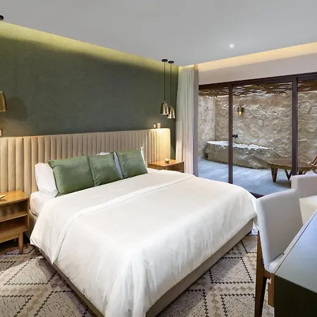 Adora Distinctive Residences Aparthotel