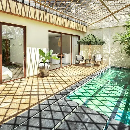 Adora Distinctive Residences *