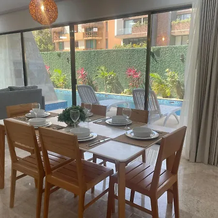 Apartment Cozy W/swim-up Pool *