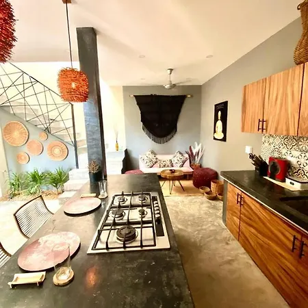 New Jungle 10-12ppl-private Pool And Grill
