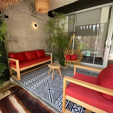 New Jungle 10-12ppl-private Pool And Grill