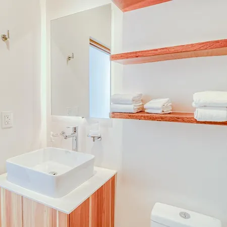 Hotel Elena 306b *