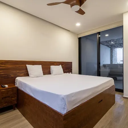 Penthouse With Private Pool Moots 302 Apartment *