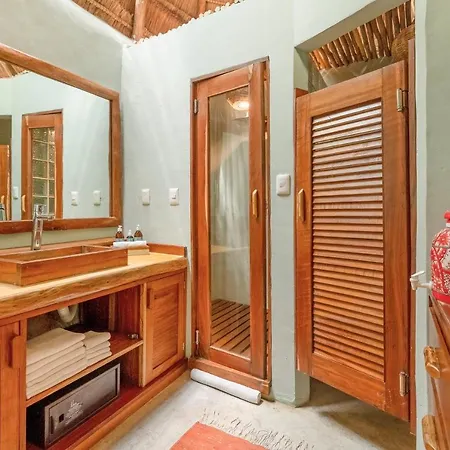 Ahau - Beachfront (adults Only)