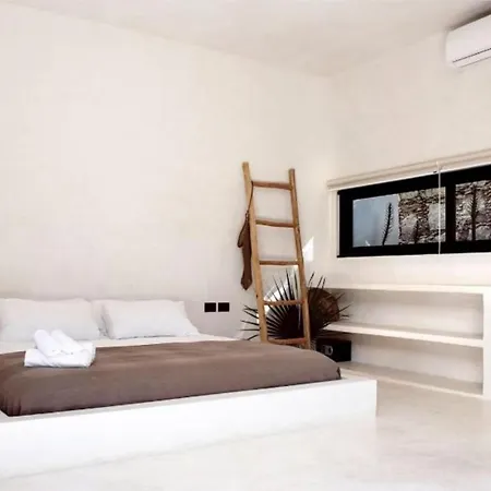 8 Bedrooms In Villa