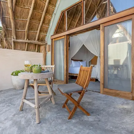 Ahau - Beachfront (adults Only) 4*