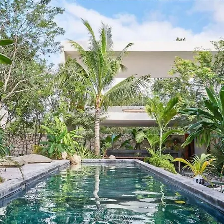 8 Bedrooms In Villa *
