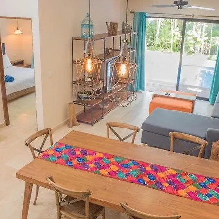 Apartment Swim Up- 2 Bdr & 2 Bike In