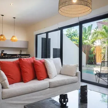 Tropical Bliss Hideaway Apartment