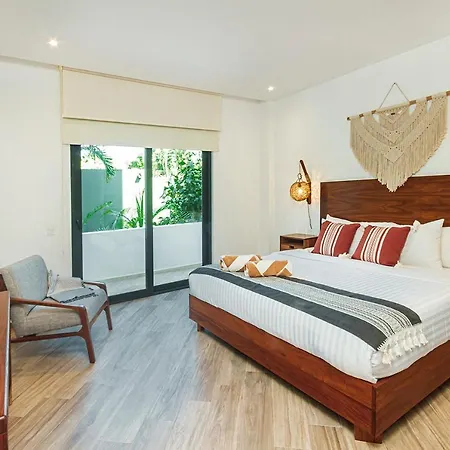 Enjoy Yaaxlum With So Many Amenities *