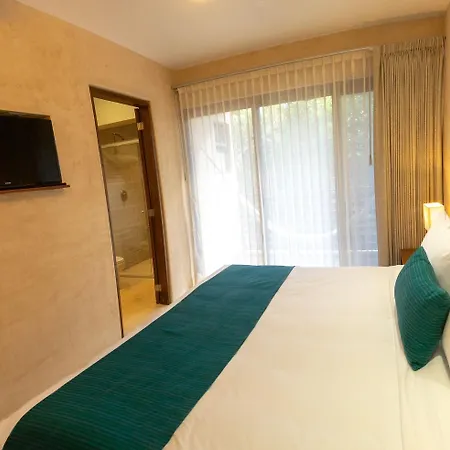Azul By Guruhotel 3*