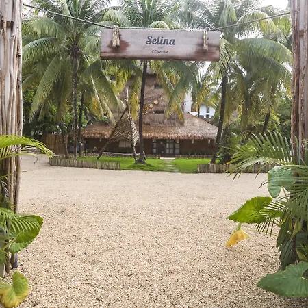 Hotel Mia Beachfront - Ocean View And Club 4*