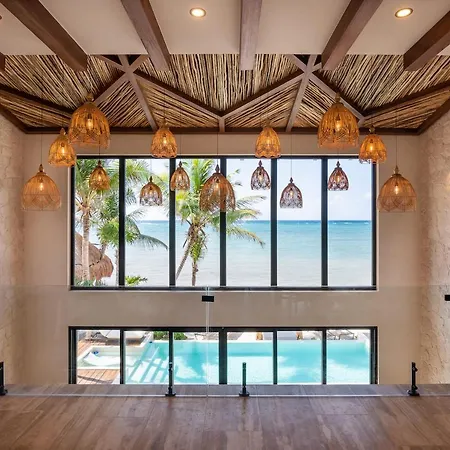 Villa Tulumar Beachfront Luxury Villa- Full Service *