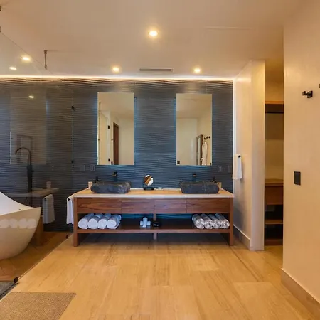 Tulumar Beachfront Luxury Villa- Full Service *