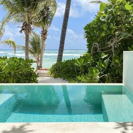 Hotel Beachfront In Beach Tulum