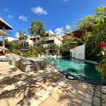 De Lanzamiento - Adora Apartment