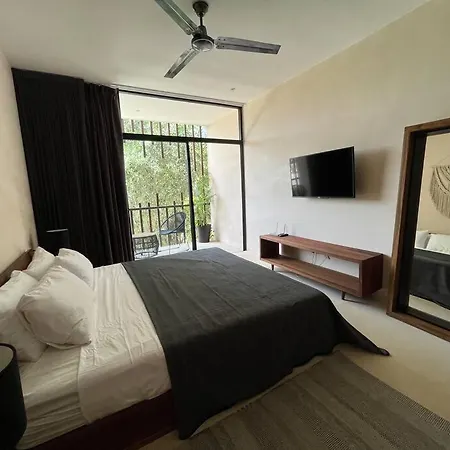 Downtown+1bedroom+balcony+highspeed Internet