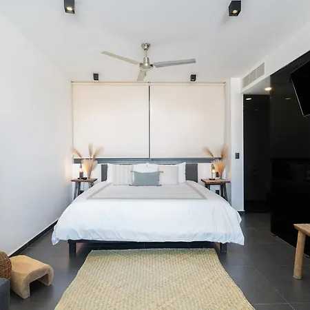 Black And White - Cozy Lofts With Private Jacuzzi * Tulum