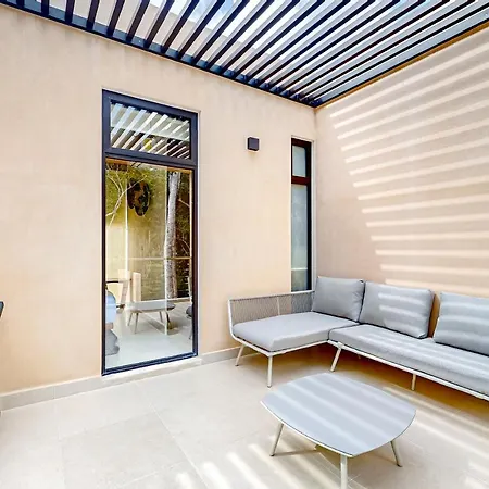 Holiday home 2-Story Apt With Private Pool, Balcony, Patio, Outdoor Dining Area, Gym, W/D, Ac