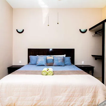 Aparthotel El Vivero 2*