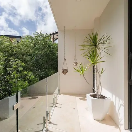 Apartment New Luxury Ph, Private Pool & Bikes Included *