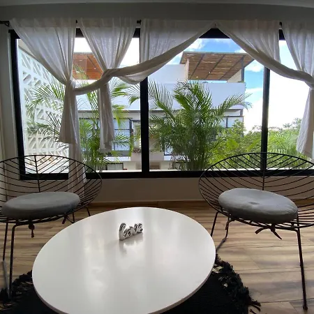 New Boho Chic Ph 2 Bedroom & Private Pool *