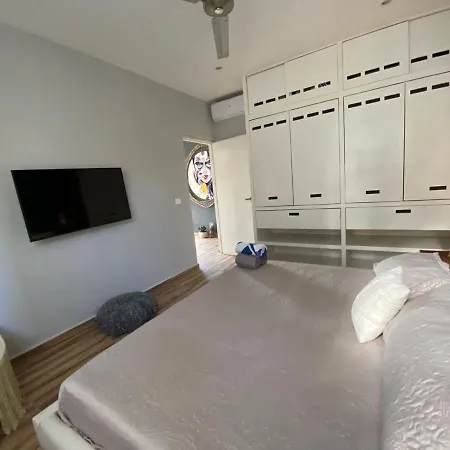 New Boho Chic Ph 2 Bedroom & Private Pool Apartment *
