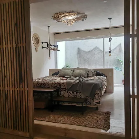 Apartment Jungle Chic *