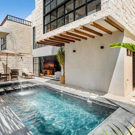 Villa La Selva Minutes From