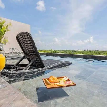 Frida's Artsy With Own Mural, Outdoor Tub & Rooftop Pool