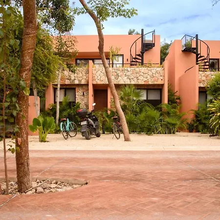 Privada En Cerrada Con Piscina Y Gym. 4* Tulum
