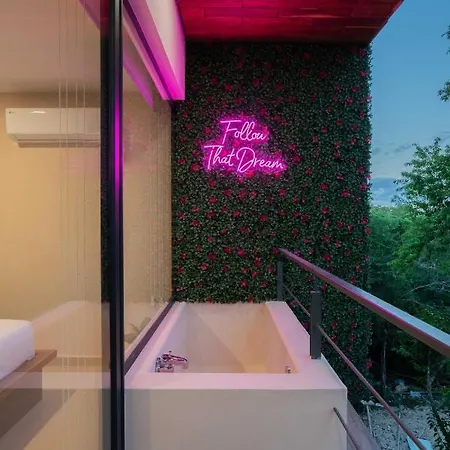 Apartment Frida's Artsy With Own Mural, Outdoor Tub & Rooftop Pool Tulum