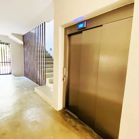 *tulum 2br W/ Pool, Gym, Security, Walk To Town Apartment Tulum