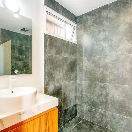 New Alluring Private Pool Full Kitchen Wifi Holiday home *