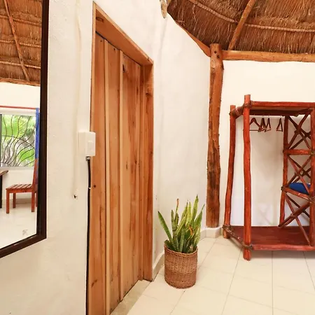 Playa Lakin-ha Beachfront Cabins * Tulum