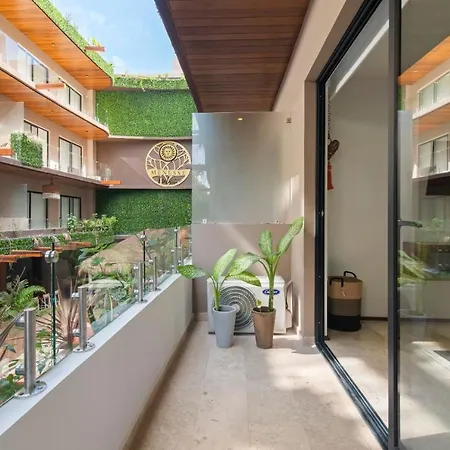 Apartment Menesse Oasis: Chic And Serene Getaway *