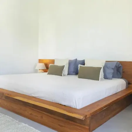 Angelina/ 5 Br/ Secured House/ Beach Access! Holiday home