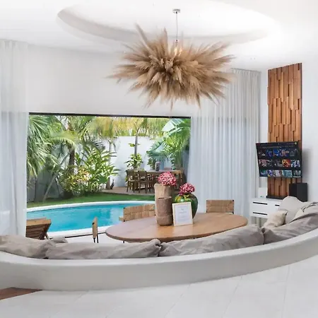 Angelina/ 5 Br/ Secured House/ Beach Access! *