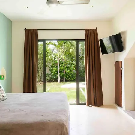 Casa Agave/ Large House And Pool/ Beach Club Access Holiday home *