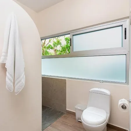 Villa Casa Hibiscus - Tropical Serenity Meets Modern Comfort In Tulum