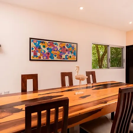 Villa Casa Hibiscus - Tropical Serenity Meets Modern Comfort In *