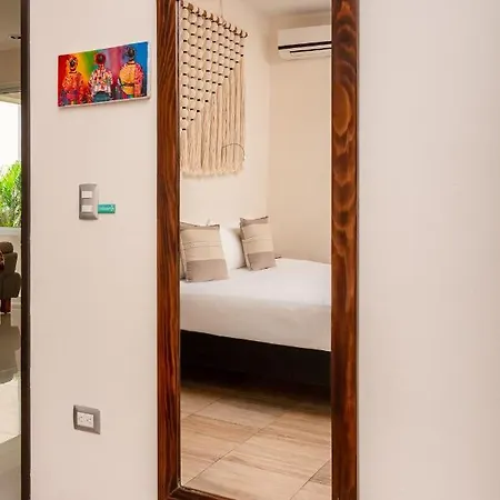 Casa Hibiscus - Tropical Serenity Meets Modern Comfort In Villa