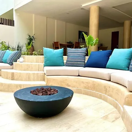 Apartment 2 Bedroom W/amazing Rooftop & Jungle Views