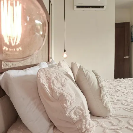 *entire Private Villa* Casa Flores Villa *